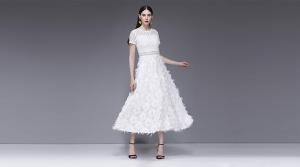 با لباس مجلسی سفید چه کفشی بپوشم؟