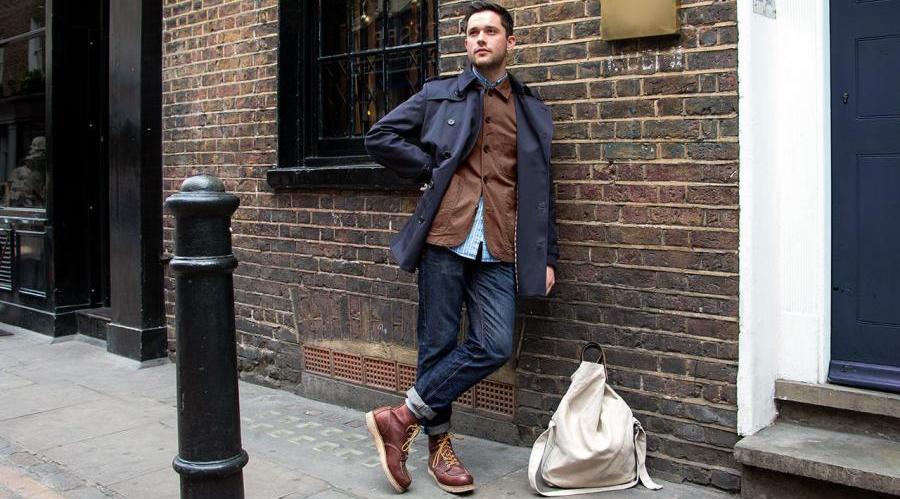 ست کفش قهوه ای با شلوار جین