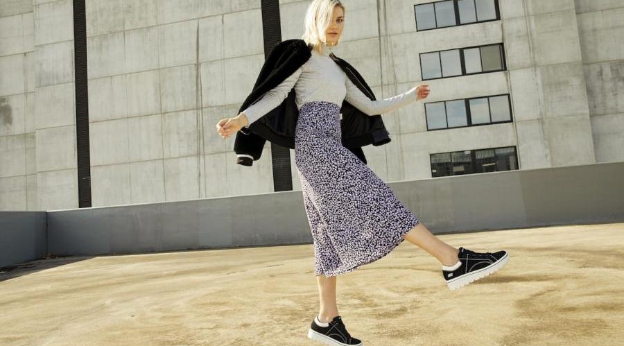 با کتونی مشکی زنانه چی بپوشیم؟