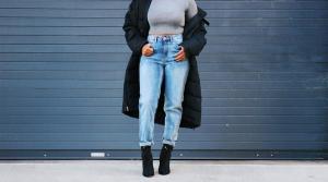 چگونه با شلوار مام استایل تیپ بزنیم؟