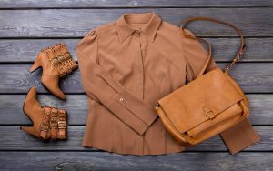 با کفش قهوه ای زنانه چی بپوشیم؟ | کفش قهوه ای با چی ست میشه؟