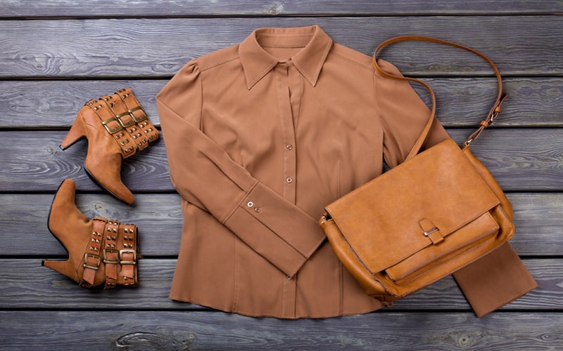 با کفش قهوه ای زنانه چی بپوشیم؟ | کفش قهوه ای با چی ست میشه؟